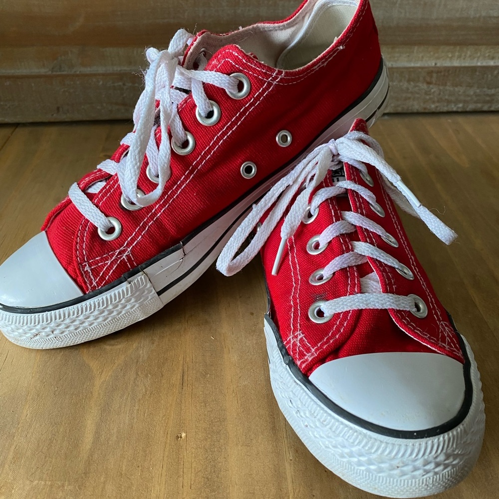 Red converse